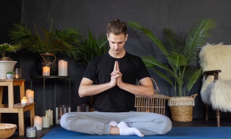 How can I use visualization to achieve my meditation goals with SmartFitYoga?